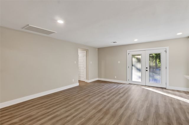 209 W 9th Street, Kemp, TX 75143