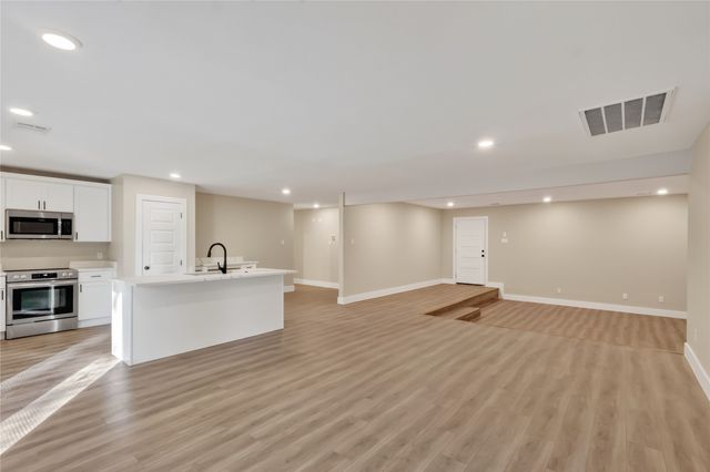 209 W 9th Street, Kemp, TX 75143