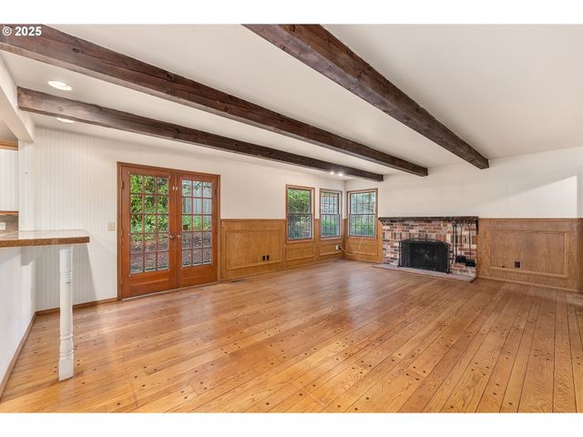 8635 Nw ASH St, Portland, OR 97229