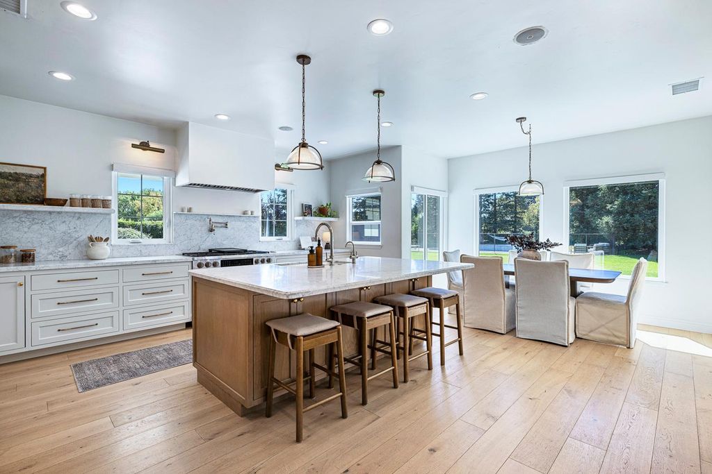 Image 13 of property listing at 5687 E Province Avenue, Clovis, CA 93619