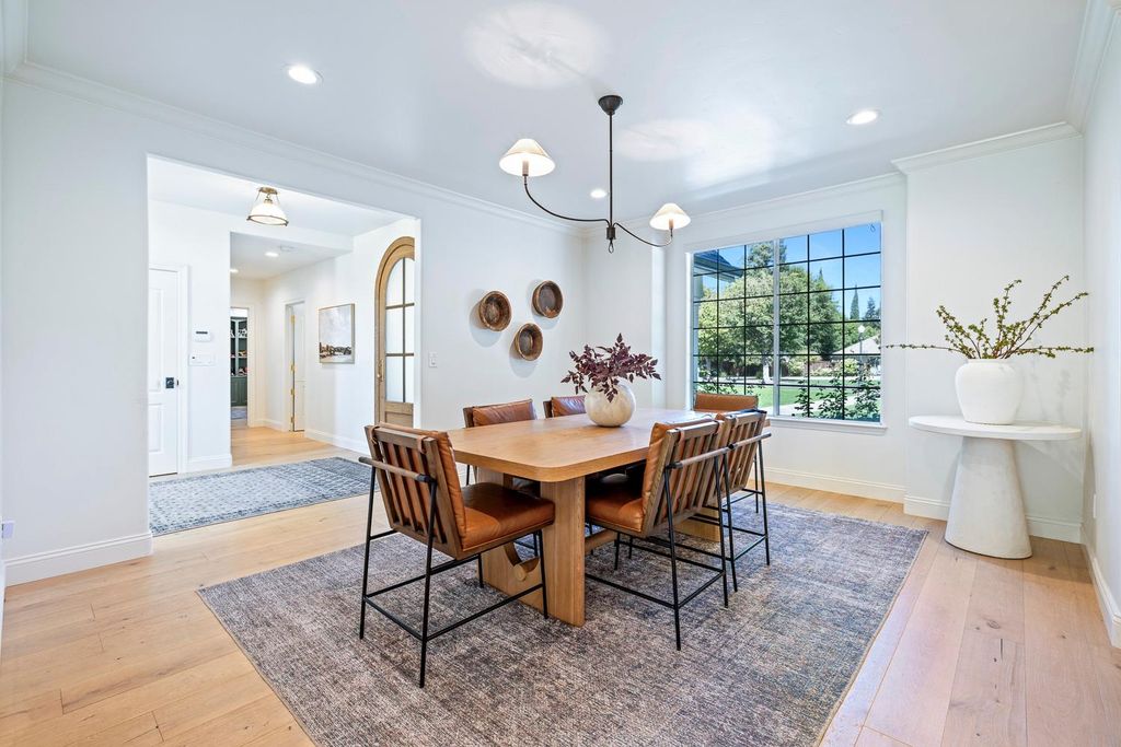 Image 22 of property listing at 5687 E Province Avenue, Clovis, CA 93619