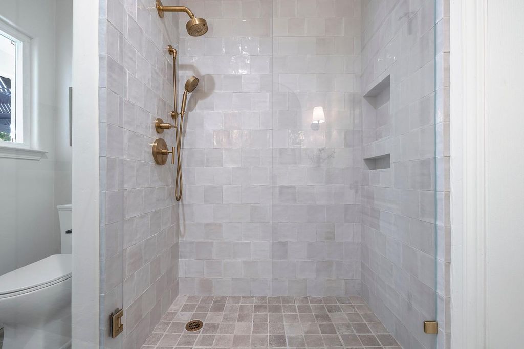Image 28 of property listing at 5687 E Province Avenue, Clovis, CA 93619