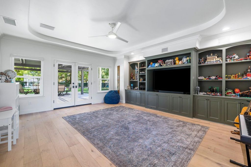 Image 29 of property listing at 5687 E Province Avenue, Clovis, CA 93619