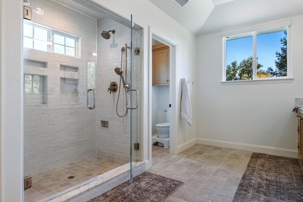 Image 40 of property listing at 5687 E Province Avenue, Clovis, CA 93619