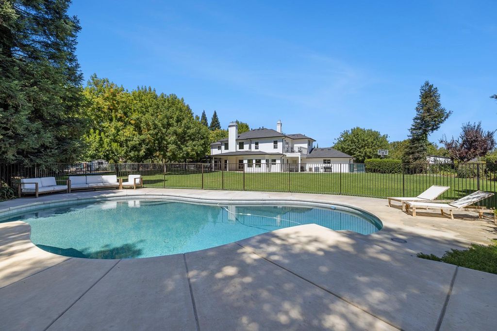 Image 54 of property listing at 5687 E Province Avenue, Clovis, CA 93619
