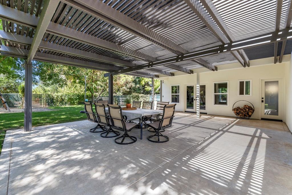 Image 59 of property listing at 5687 E Province Avenue, Clovis, CA 93619