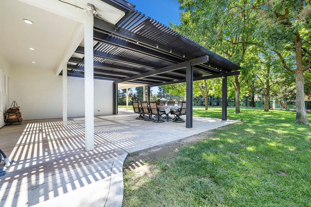 Image 60 of property listing at 5687 E Province Avenue, Clovis, CA 93619