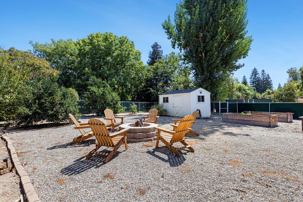 Image 65 of property listing at 5687 E Province Avenue, Clovis, CA 93619