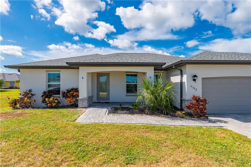 Image 3 of property listing at 4302 NW 32nd ST, Cape Coral, FL 33993