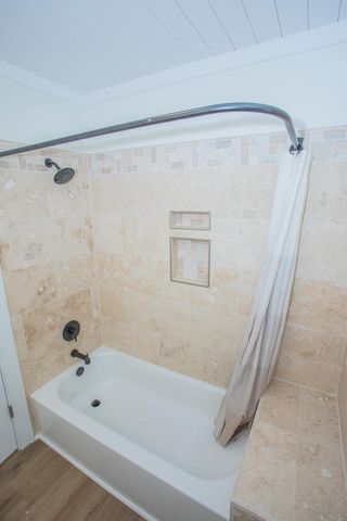 1923 N 28th St, Superior, WI 54880