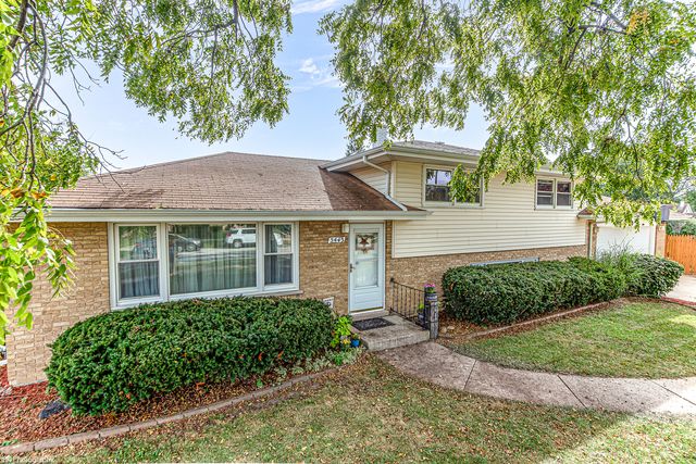 5443 W 83 Place, Burbank, IL 60459