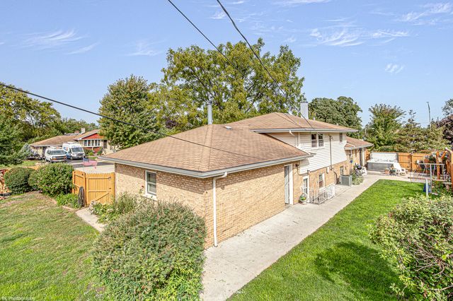 5443 W 83 Place, Burbank, IL 60459