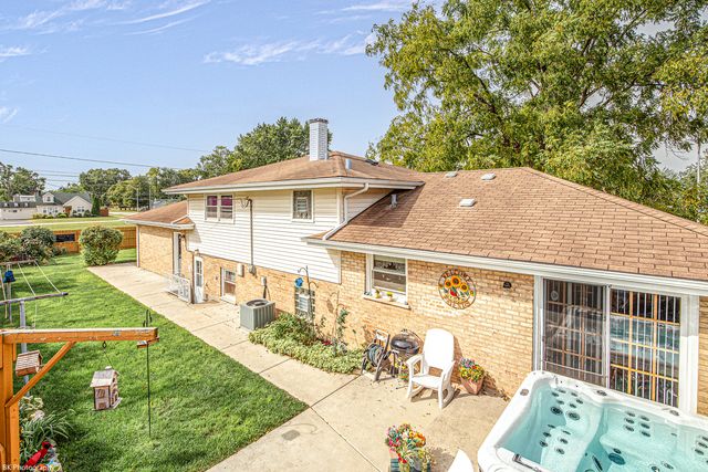 5443 W 83 Place, Burbank, IL 60459