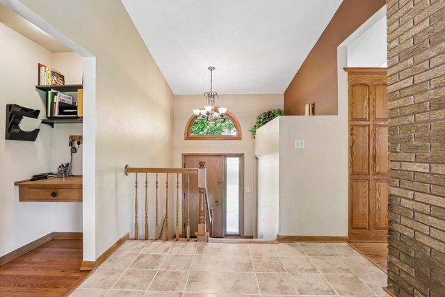 19505 Gebhardt ROAD, Brookfield, WI 53045
