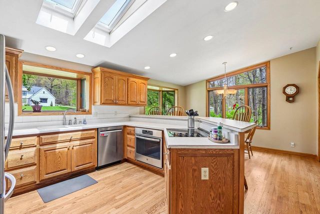 19505 Gebhardt ROAD, Brookfield, WI 53045