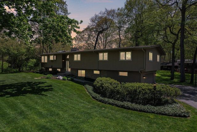 19505 Gebhardt ROAD, Brookfield, WI 53045