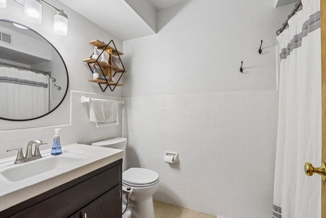 19505 Gebhardt ROAD, Brookfield, WI 53045
