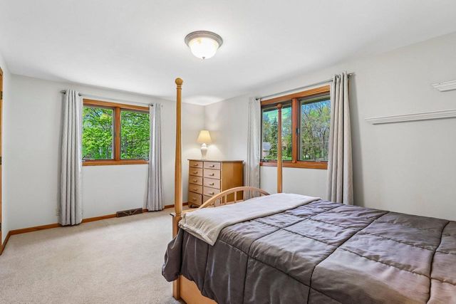 19505 Gebhardt ROAD, Brookfield, WI 53045