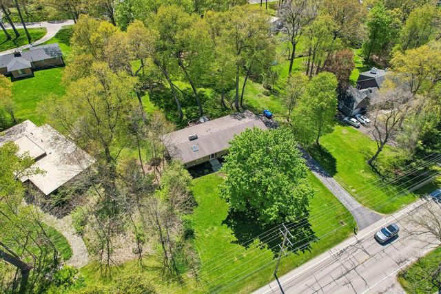 19505 Gebhardt ROAD, Brookfield, WI 53045