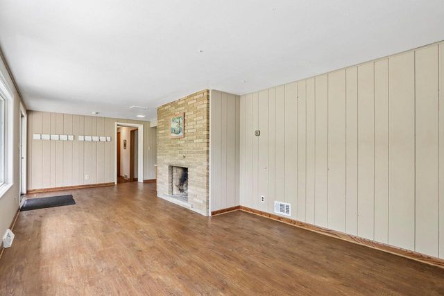 19505 Gebhardt ROAD, Brookfield, WI 53045