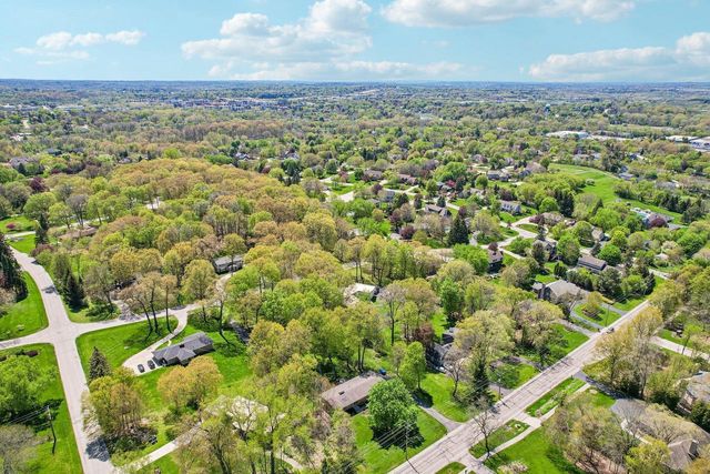 19505 Gebhardt ROAD, Brookfield, WI 53045