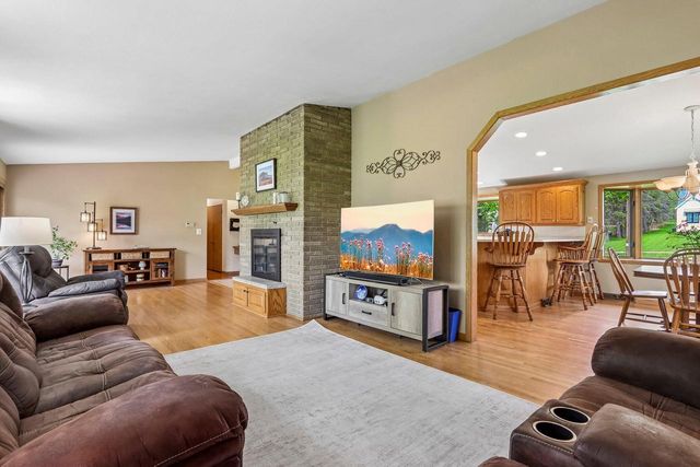 19505 Gebhardt ROAD, Brookfield, WI 53045