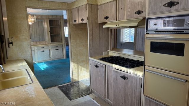 6093 Bryce Canyon Avenue, Las Vegas, NV 89156