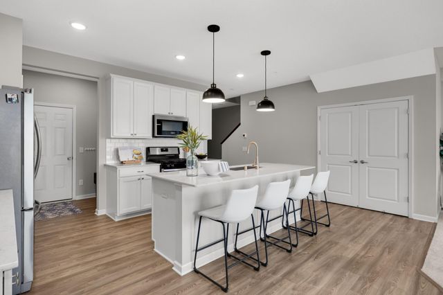 11321 Brookview Road, Woodbury, MN 55129