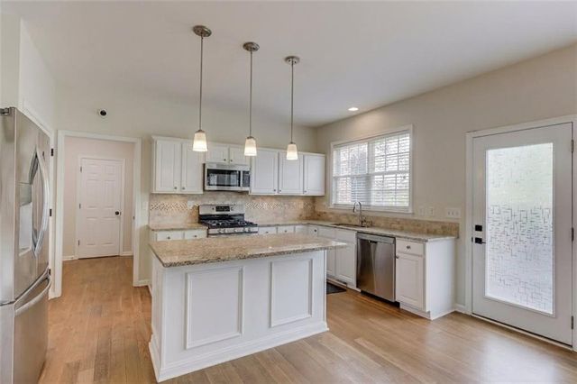 5135 Amberden Hall Drive, Suwanee, GA 30024