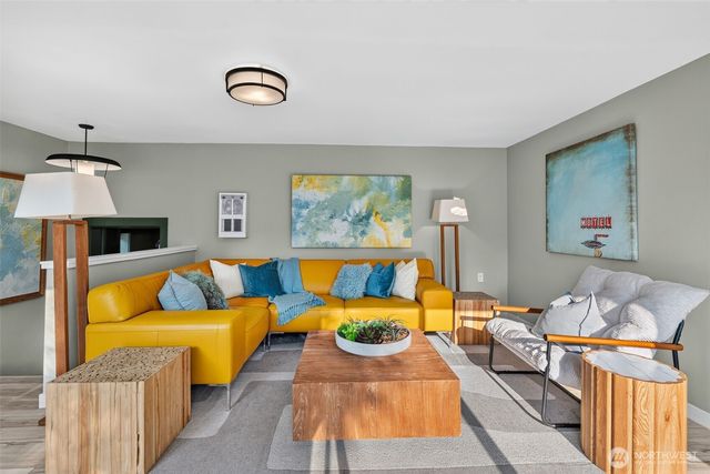 8121 11th Avenue SW, Seattle, WA 98106