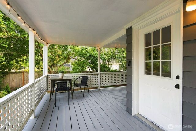 8121 11th Avenue SW, Seattle, WA 98106