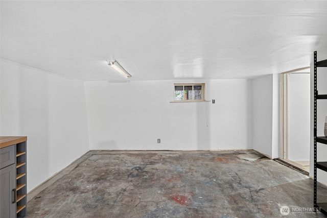 8121 11th Avenue SW, Seattle, WA 98106