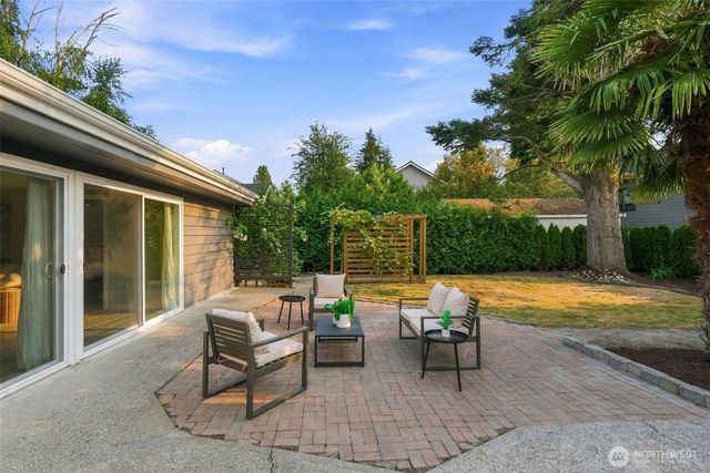 8121 11th Avenue SW, Seattle, WA 98106