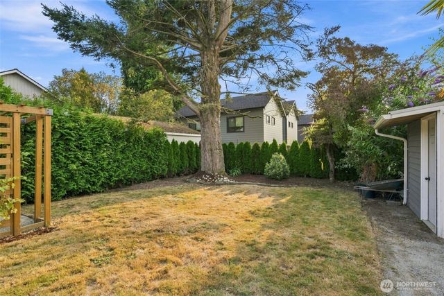 8121 11th Avenue SW, Seattle, WA 98106