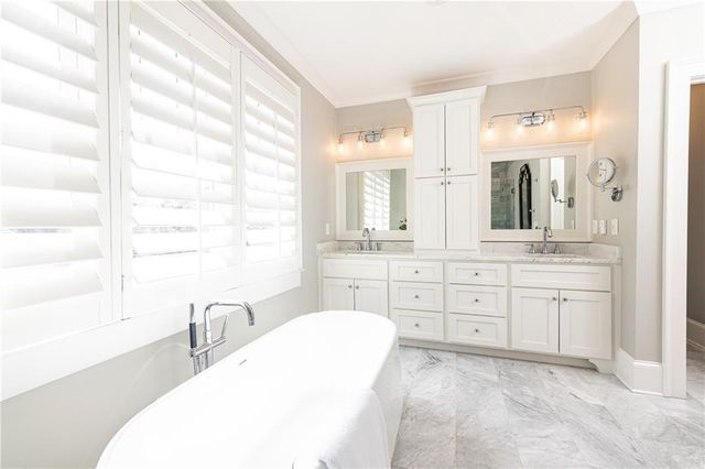 2893 Lookout NE Place, Atlanta, GA 30305