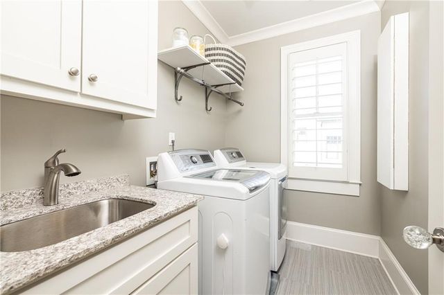 2893 Lookout NE Place, Atlanta, GA 30305