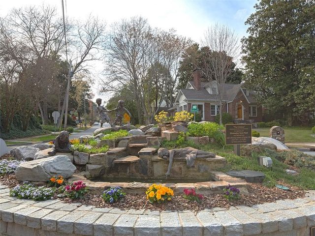 2893 Lookout NE Place, Atlanta, GA 30305