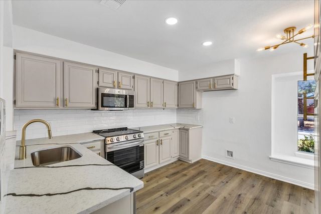 6724 Cherrytree Drive, Arlington, TX 76001