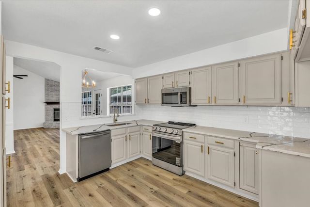 6724 Cherrytree Drive, Arlington, TX 76001