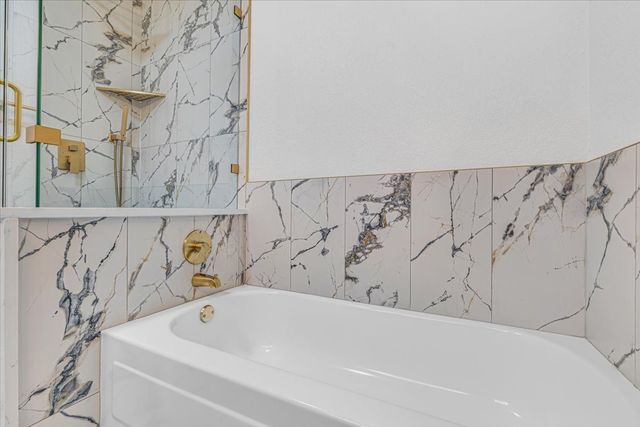 6724 Cherrytree Drive, Arlington, TX 76001