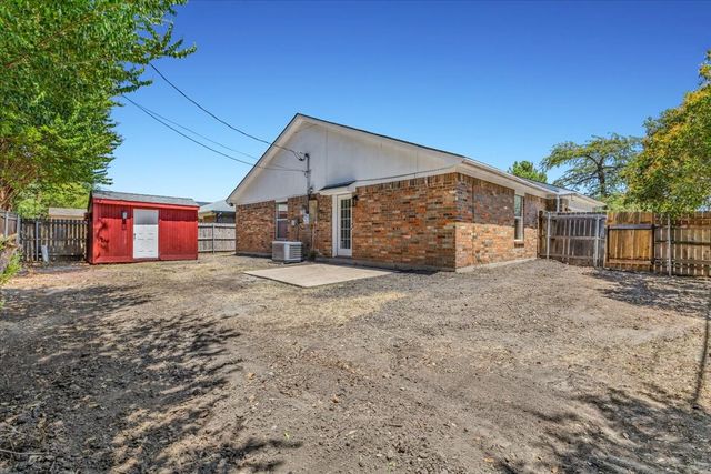 6724 Cherrytree Drive, Arlington, TX 76001