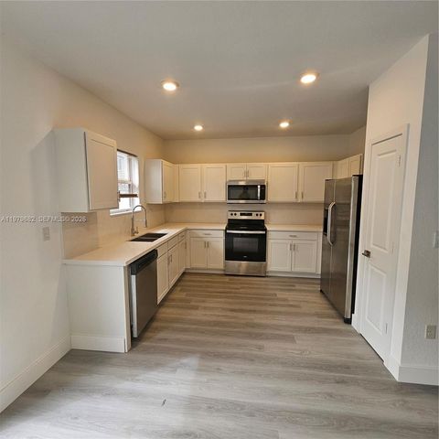 1720 SE 9th Ave 0, Homestead, FL 33034