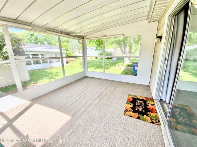 18 Cook Lane, New Paltz, NY 12561