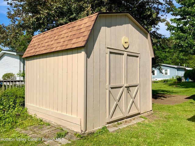 18 Cook Lane, New Paltz, NY 12561