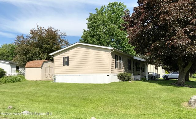 18 Cook Lane, New Paltz, NY 12561
