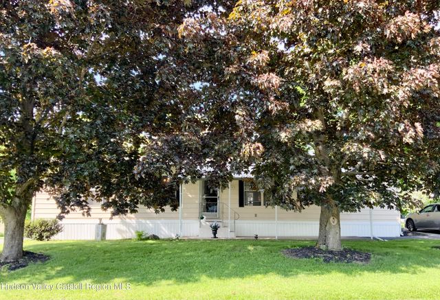 18 Cook Lane, New Paltz, NY 12561