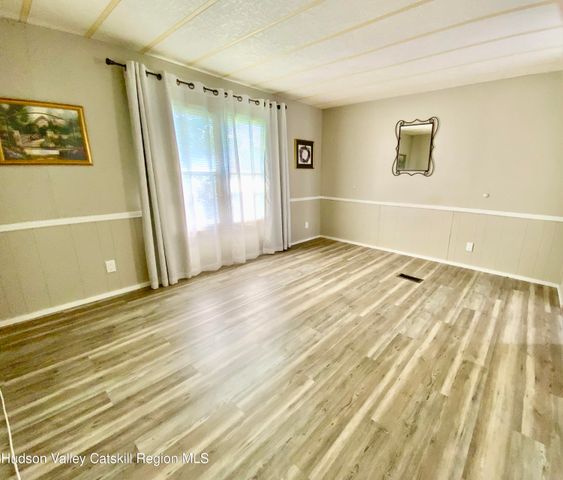 18 Cook Lane, New Paltz, NY 12561