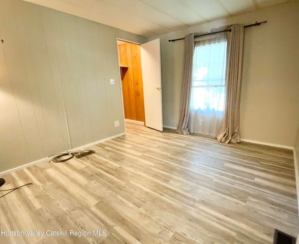 18 Cook Lane, New Paltz, NY 12561