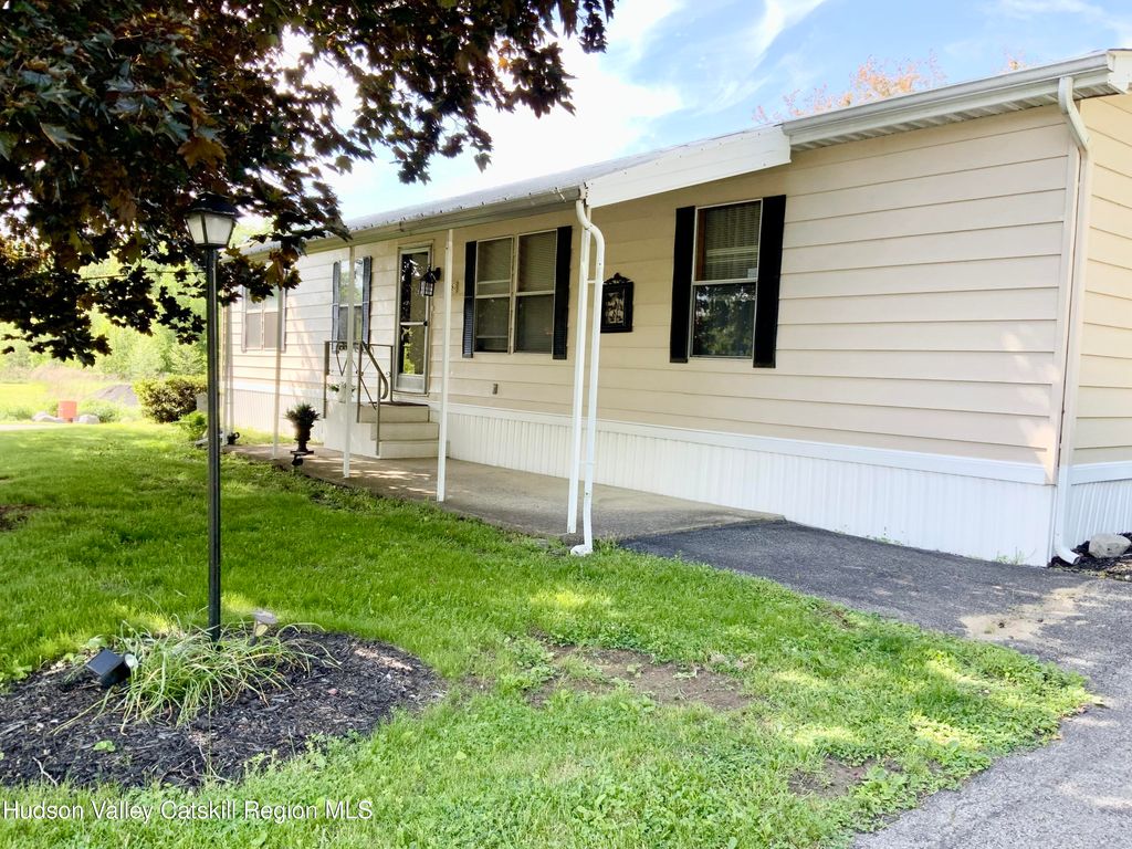 18 Cook Lane, New Paltz, NY 12561