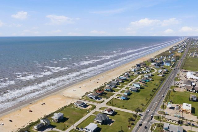 16522 John Silver Road, Galveston, TX 77554